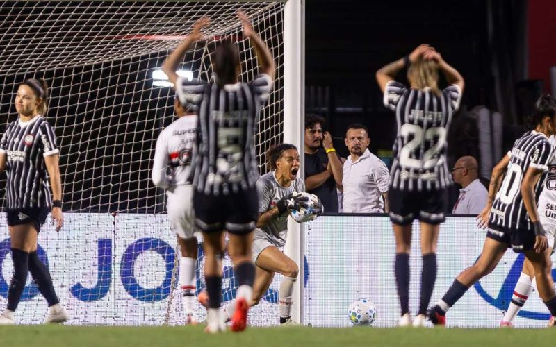 São Paulo segura empate contra o Corinthians e conquista inédito Brasileirão Feminino em grande festa no MorumBis