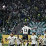 Palmeiras humilha Corinthians com goleada e provoca: "Vai jogar a Série B"