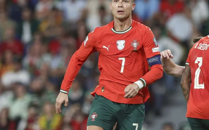 Rafael Leão assume a camisa 7 de Portugal contra a Dinamarca após saída de Cristiano Ronaldo