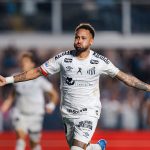 Palmeiras se aproxima do Flamengo após vitória sobre o Bahia e empate rubro-negro com o Santos