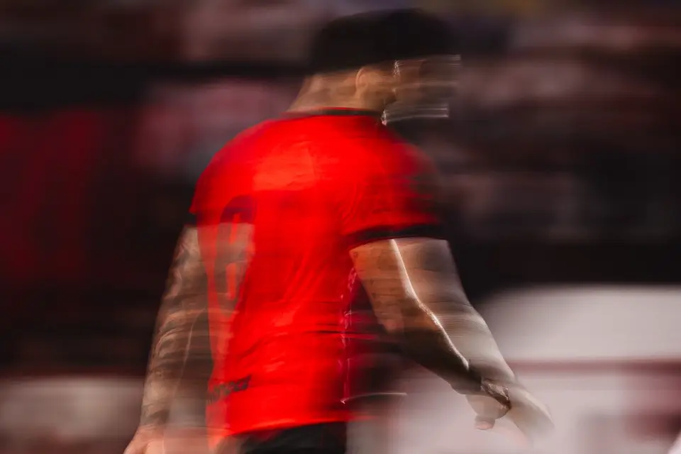 Netinho, do Atlético, será julgado pelo STJD após expulsão por gesto obsceno no duelo contra o Ceará
