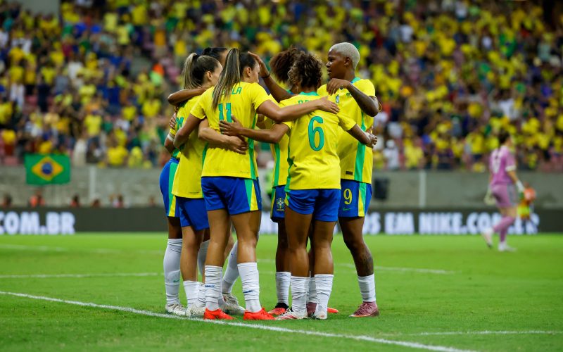 Brasil empata com Argentina em amistoso emocionante com 29 mil torcedores na Arena de Pernambuco