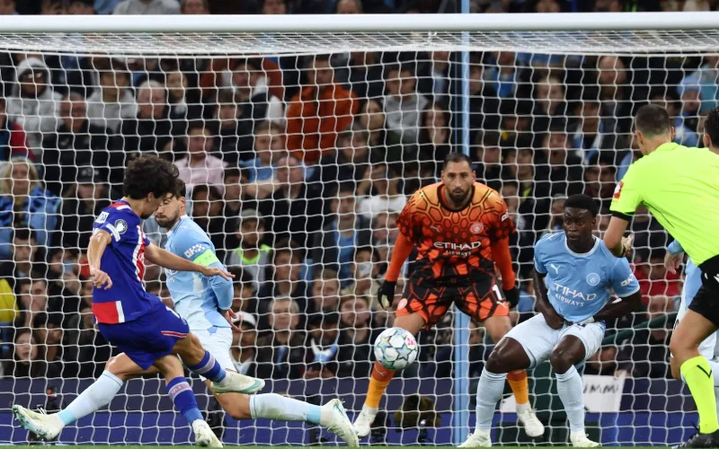 PSG brilha em Manchester, vence City por 4 a 2 e assume a liderança da Champions League