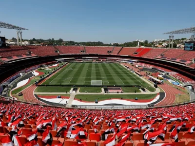 São Paulo e Vasco se enfrentam no Morumbi pela 31ª rodada do Brasileirão; veja onde assistir e as escalações das equipes