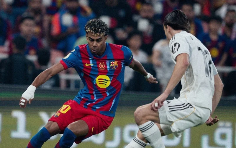Barcelona e Real Madrid se enfrentam em El Clásico com a chance de recorde e grande pressão na La Liga