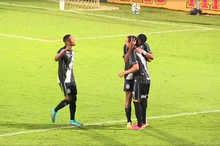 Ponte Preta chegou a virar o placar sobre o Fortaleza, mas cedeu o empate na etapa final.