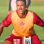 CRB recebe Botafogo-SP no Trapichão em busca de vaga no G6 da Série B; saiba onde assistir ao jogo ao vivo