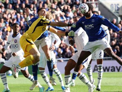 Dibu Martínez passa por cirurgia após fraturar a mandíbula em choque na Premier League e ficará fora por tempo indeterminado