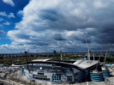 Manchester City e PSG se enfrentam em duelo decisivo pela Liga dos Campeões nesta quarta-feira
