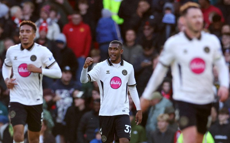 Bournemouth aplica goleada no Manchester United com gols de brasileiros e deixa rival em situação complicada na Premier League