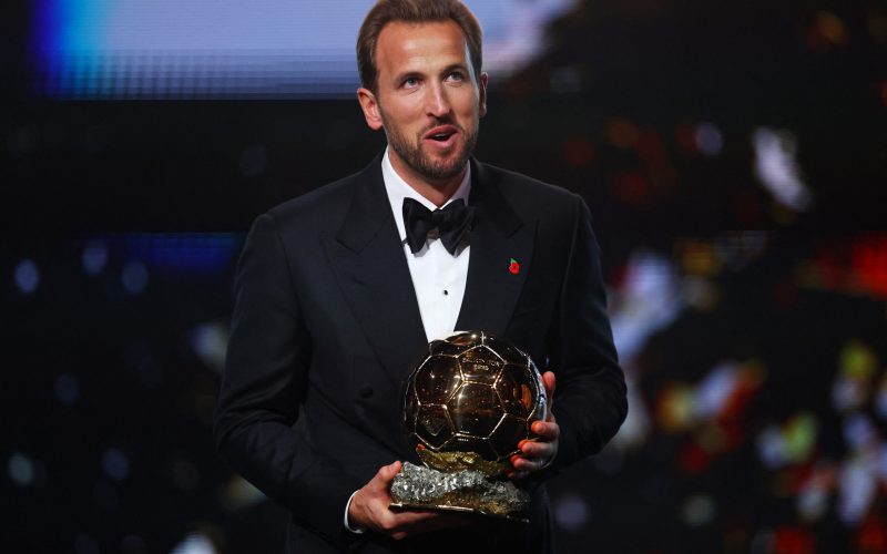 Harry Kane faz história ao ser eleito o melhor jogador do mundo com a Bola de Ouro 2026