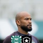 Coritiba busca acabar com jejum de vitórias contra Botafogo em duelo de posições intermediárias no Brasileirão