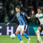 Grêmio conquista vitória suada sobre Coritiba e deixa Corinthians na zona de rebaixamento do Brasileiro