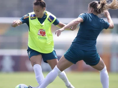 Lula sanciona lei que fortalece o futebol feminino e prevê apoio para a Copa do Mundo de 2027 no Brasil