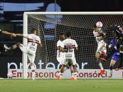Atlético vence Coritiba com gol de Igor Gomes e sobe para a quinta colocação no Brasileirão