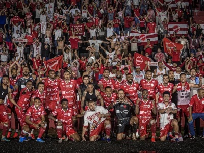 Vila Nova briga pelo acesso à Série A: quantas vitórias são necessárias nas últimas rodadas?