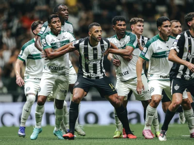 Atlético-MG vence Coritiba por 1 a 0 e se aproxima do G4 do Brasileirão