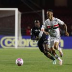São Paulo vence Vasco por 1 a 0 e se aproxima do G6 no Brasileirão, enquanto o Cruz-Maltino se afunda na tabela
