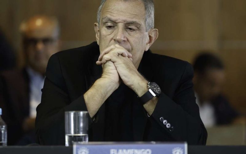 Flamengo critica duramente arbitragem após empate com o Santos e aponta erros que podem custar o título brasileiro