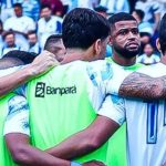 Brusque e Paysandu empatam em jogo interrompido e perdem chance de acesso à Série B
