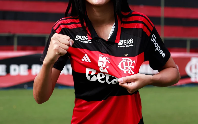 Flamengo contrata Lorranny para reforçar defesa no futebol feminino visando a Copa do Brasil e o Campeonato Carioca