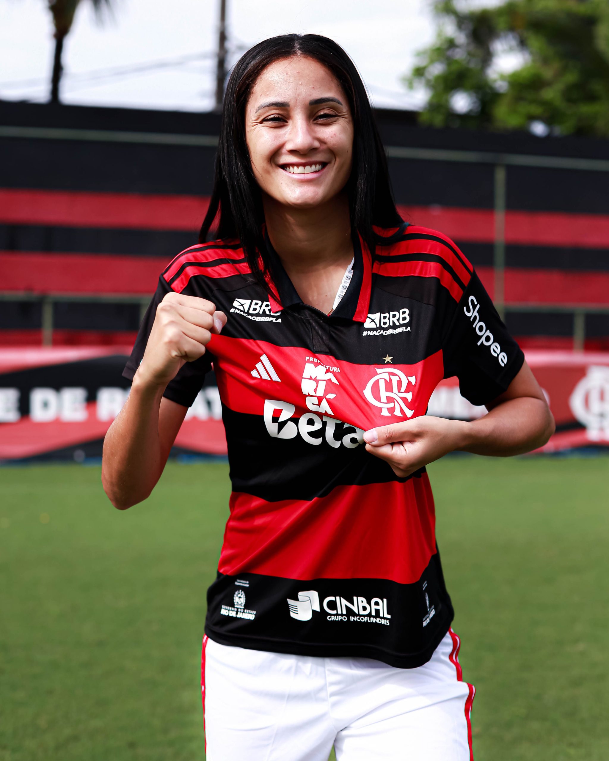 Flamengo contrata Lorranny para reforçar defesa no futebol feminino visando a Copa do Brasil e o Campeonato Carioca