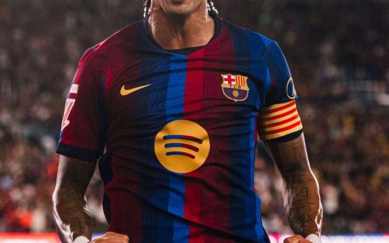 Raphinha ignora milionária proposta da Arábia Saudita e renova com o Barcelona até 2030
