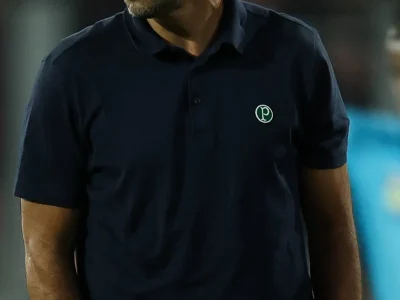 Abel Ferreira desabafa sobre suas expulsões e critica o intenso calendário do futebol brasileiro