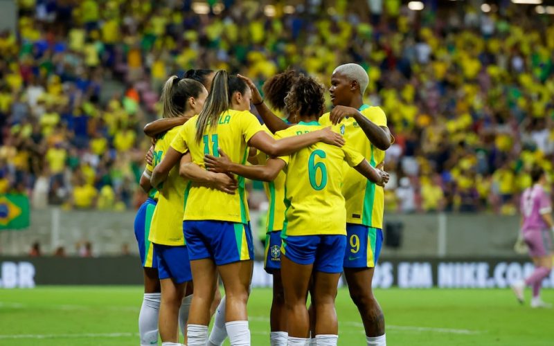 Brasil iguala com Argentina em amistoso após expulsão, mas perde chance de vitória