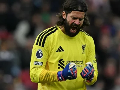 Liverpool supera Brentford com virada impressionante na Premier League e assume a quarta posição