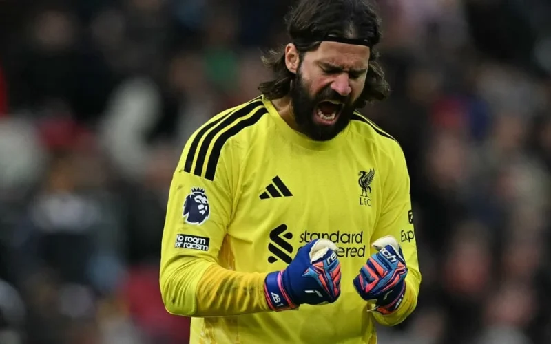 Liverpool supera Brentford com virada impressionante na Premier League e assume a quarta posição