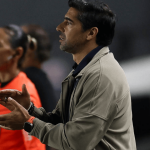 Abel Ferreira critica falta de união entre clubes e condições dos gramados no futebol brasileiro