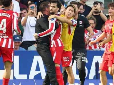 Atlético de Madrid vence Espanyol com golaço de Baena e se aproxima do Barcelona na La Liga