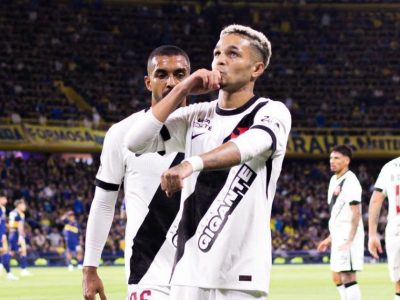 Vasco faz história ao vencer o Boca Juniors na Bombonera e fica perto da final da Sul-Americana
