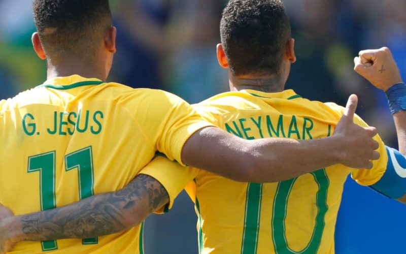 Gabriel Jesus brilha no Barcelona e supera início de Neymar e Ronaldinho com média impressionante de 1 gol ou assistência a cada 46,8 minutos