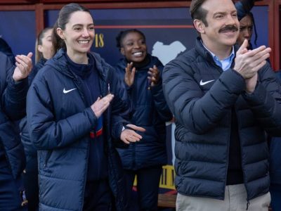 “Ted Lasso” Explora o Crescimento do Futebol Feminino e suas Desafios em Nova Temporada