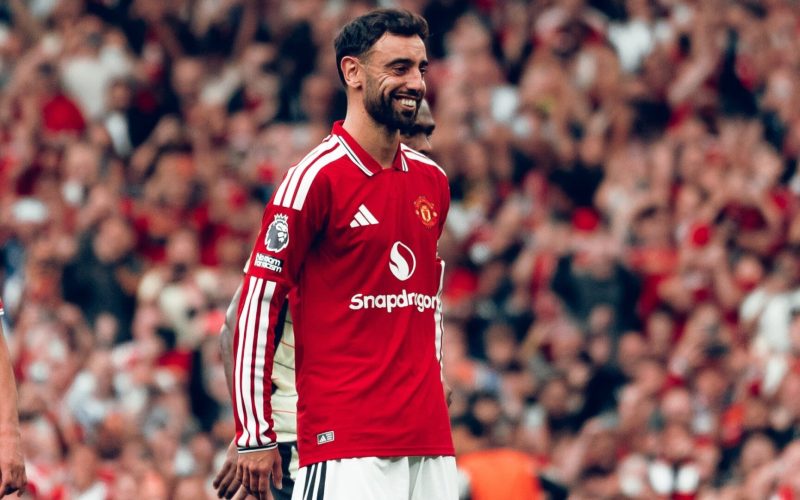 Paul Scholes critica Bruno Fernandes e sugere saída do Manchester United para a Arábia Saudita