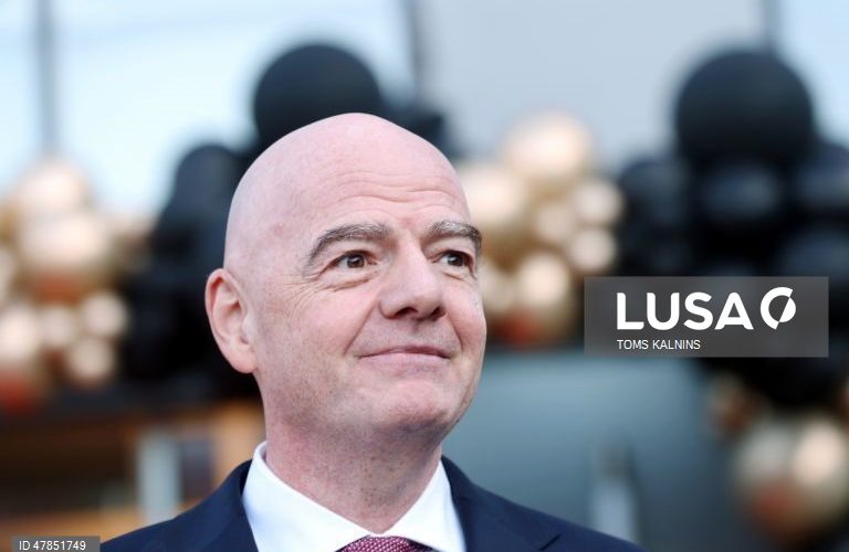 Presidente da FIFA marca presença na inauguração da nova sede da Associação de Futebol de Macau