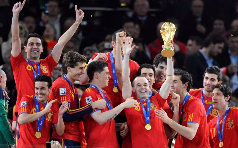 Piqué escolhe Espanha de 2010 como melhor geração, mas elogia equipe de 2026 que conquistou o segundo Mundial