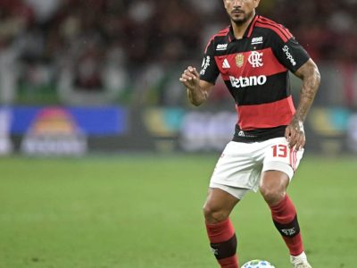 Flamengo vence Santos com gols de Pedro e Lucas Paquetá na Vila Belmiro