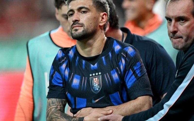 Lesões marcam retorno do Brasileirão: Arrascaeta e Sanabria são desfalques confirmados