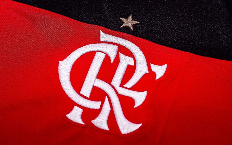 Erros de arbitragem complicam jogo entre Santos e Flamengo e afetam título nacional