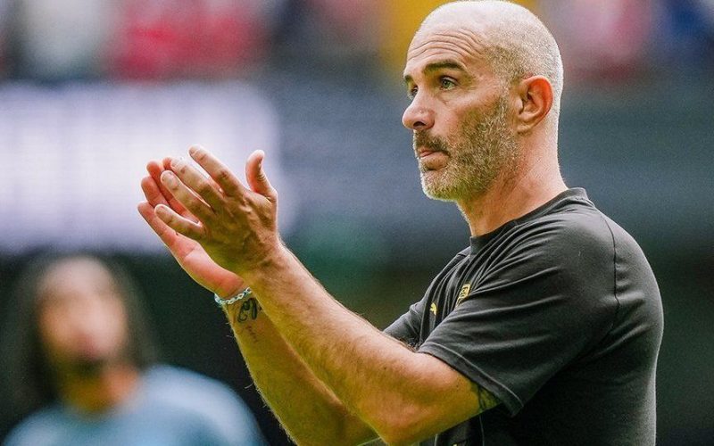 Enzo Maresca convoca jogadores do Manchester City para reunião após condenação por violações financeiras