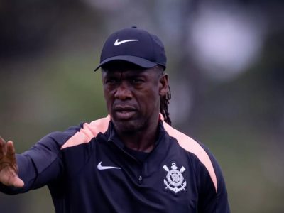 Seedorf não consegue registro a tempo e estreia pelo Corinthians é adiada
