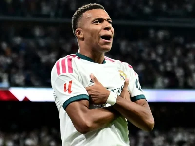 Mbappé se torna o jogador mais jovem a atingir 100 partidas na Champions League e supera Messi