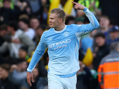 Manchester City goleia Liverpool por 3 a 0 e se mantém líder da Premier League