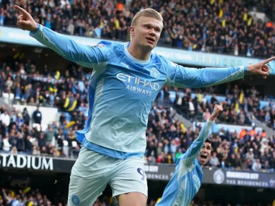 Haaland brilha novamente, City vence Ipswich e se mantém na liderança da Premier League