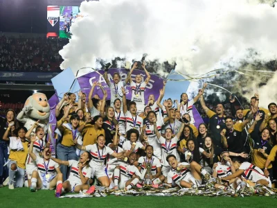 São Paulo entra em campo para as quartas da Copa do Brasil Feminina contra o Bahia após conquistar o Brasileirão