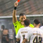 Neymar é expulso em Santos x Bahia e pode desfalcar o Peixe até dezembro por "Lei Vini Jr"