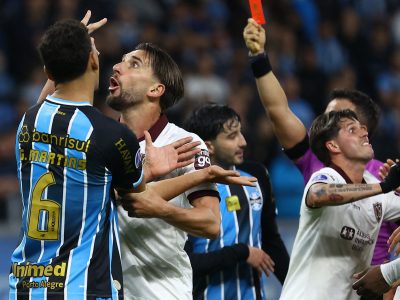 Futebol Uruguaio Inova com Cartões Virtuais em Partida da Copa do Uruguai